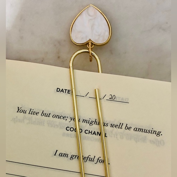 Jumbo Paperclip Heart Shape Charm, Bookmark - Picture 3 of 6